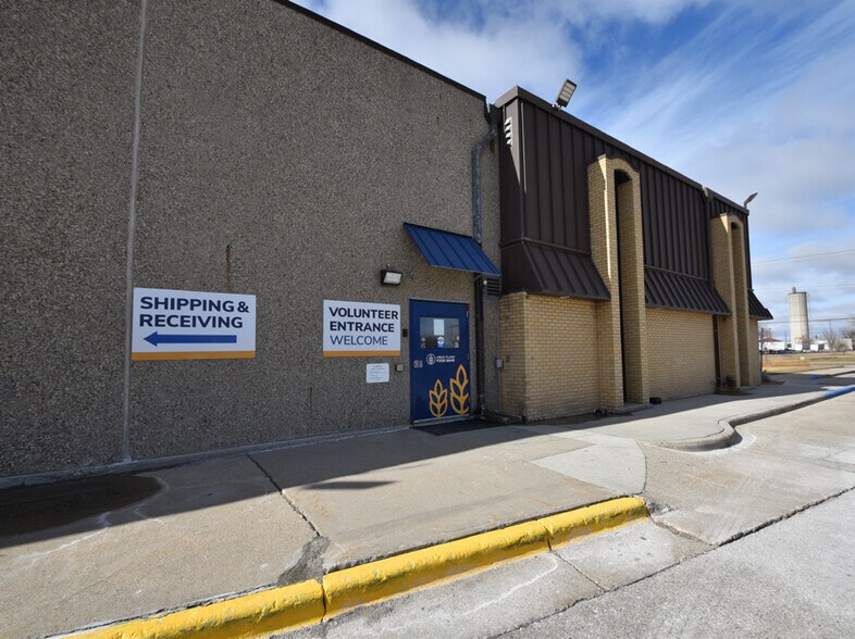 More Photos Of 1720 3rd Ave N, Fargo Distribution For Sale