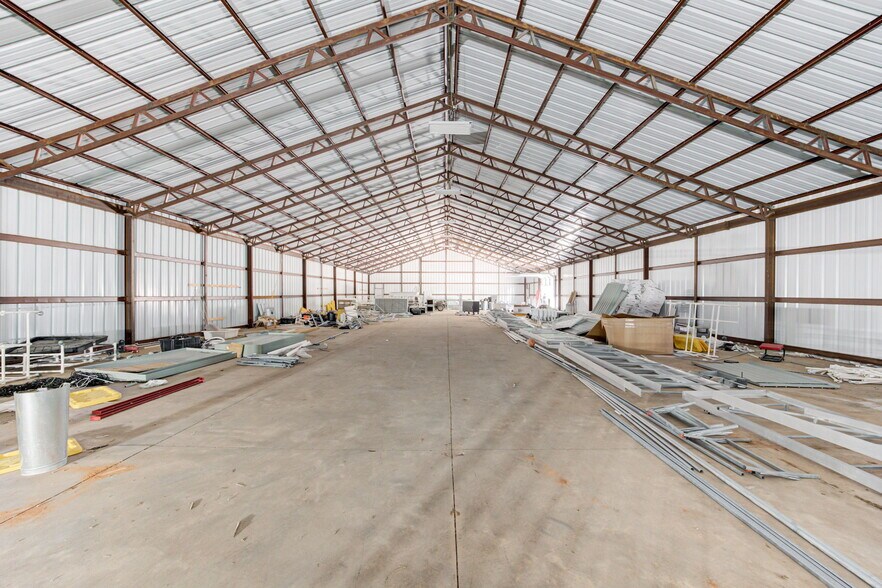 More Photos Of 3875 E Waterloo Rd, Edmond Warehouse For Sale