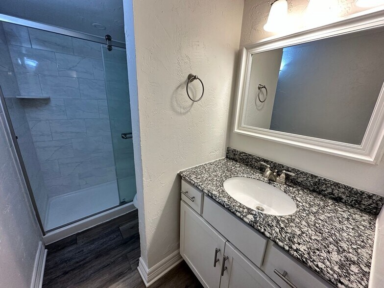 More Photos Of 700-710 NW 17th St, Oklahoma City Apartments For Sale