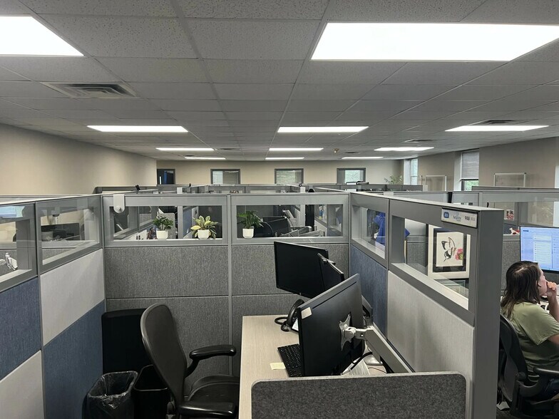More Photos Of 3817 S Elmwood Ave, Sioux Falls Office For Sale