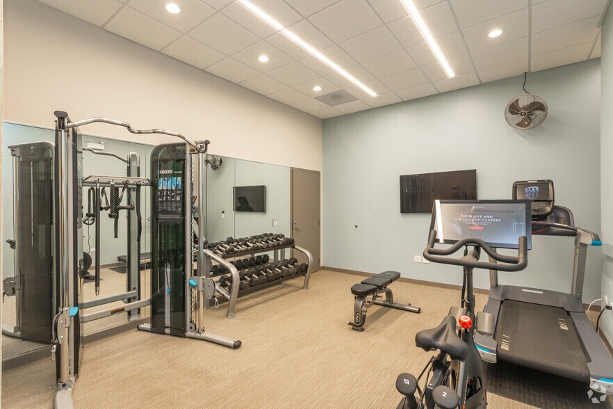 More Photos Of 1819 W Division St, Chicago Apartments For Lease