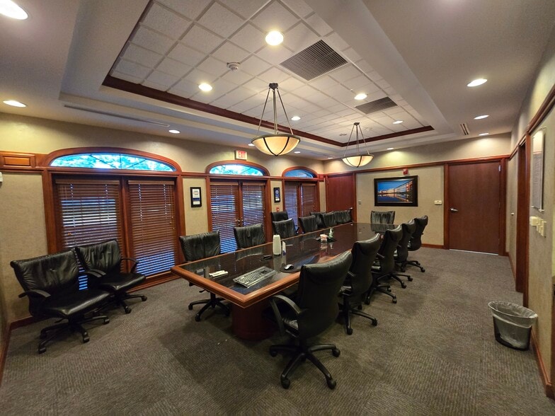 More Photos Of 465 Warren Ave, Longwood Office For Lease