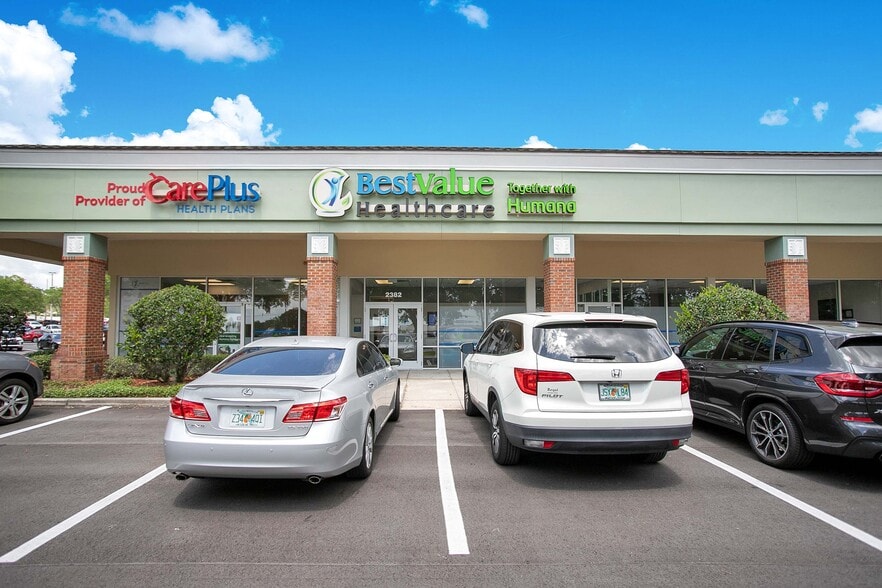 More Photos Of 2300 Griffin Rd, Lakeland Unknown For Lease