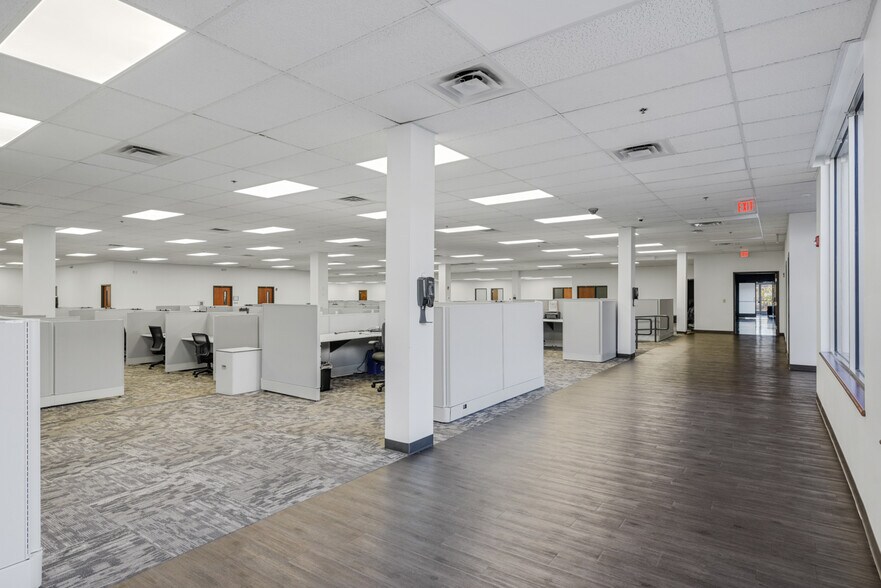 More Photos Of 500 W Main St, Hendersonville Freestanding For Lease