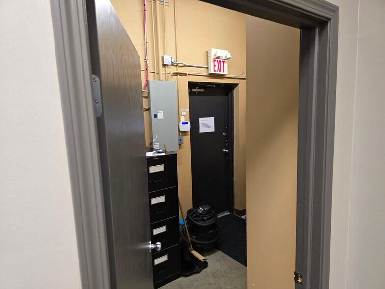 More Photos Of 5108 52 St, Red Deer Storefront Retail Office For Sale