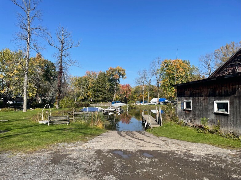 Primary Photo Of 9503 Hitchcock Point, Bridgeport Marina For Sale