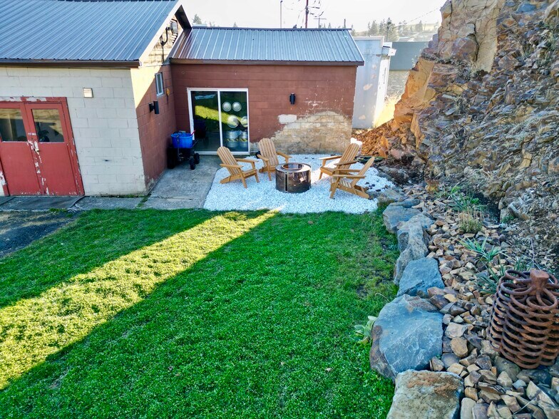 More Photos Of 505 King st, Cottonwood General Retail For Sale