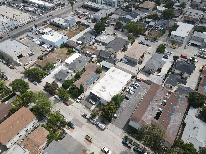 More Photos Of 6722 Troost Ave, North Hollywood Apartments For Sale