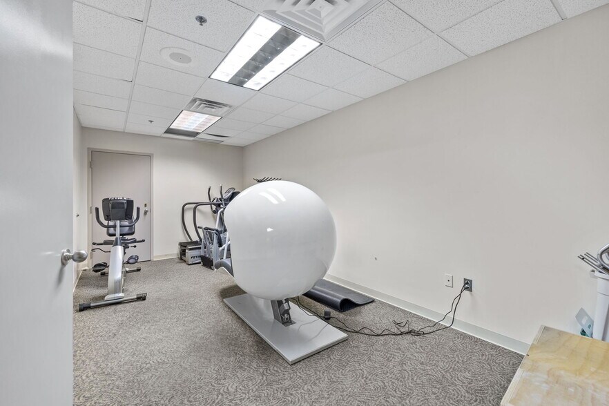 More Photos Of 1000 Northbrook Dr, Trevose Office For Sale