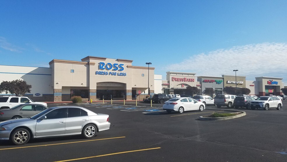 More Photos Of 15533-15607 E Broadway Ave, Veradale Unknown For Lease