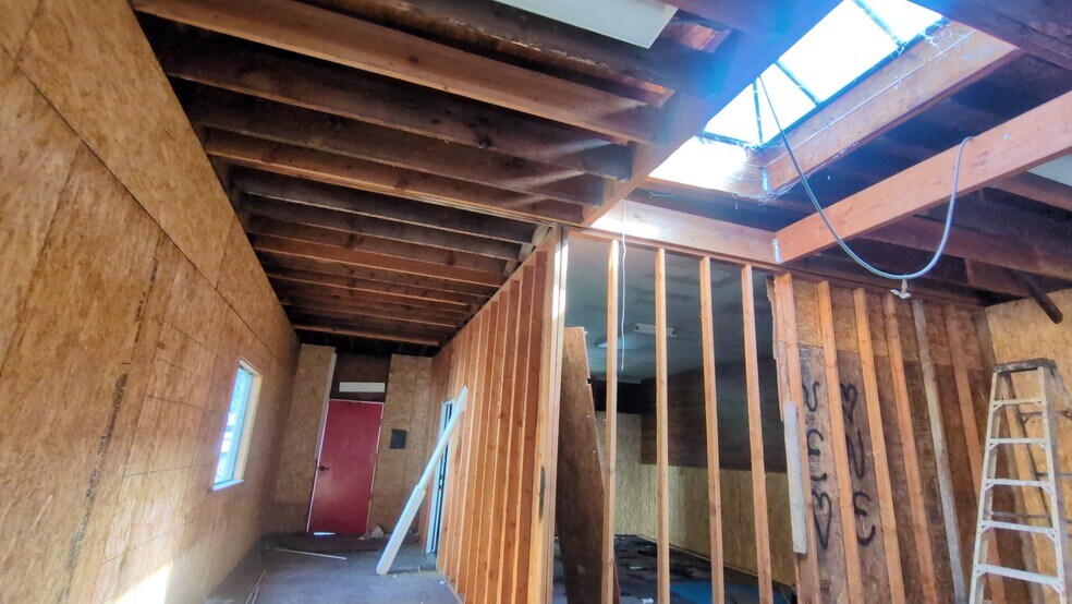 More Photos Of 194 S 24th St, San Jose Showroom For Sale