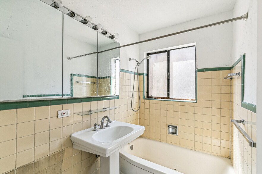 More Photos Of 1644 Pennsylvania St, Denver Apartments For Sale