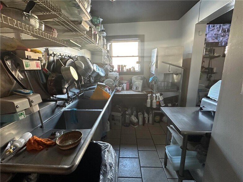 More Photos Of 7 Lehigh St, Catasauqua Restaurant For Sale