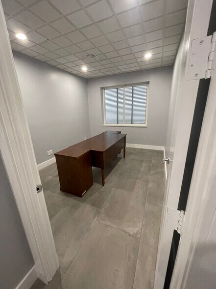 More Photos Of 416 SE Flamingo Ave, Stuart Medical For Sale