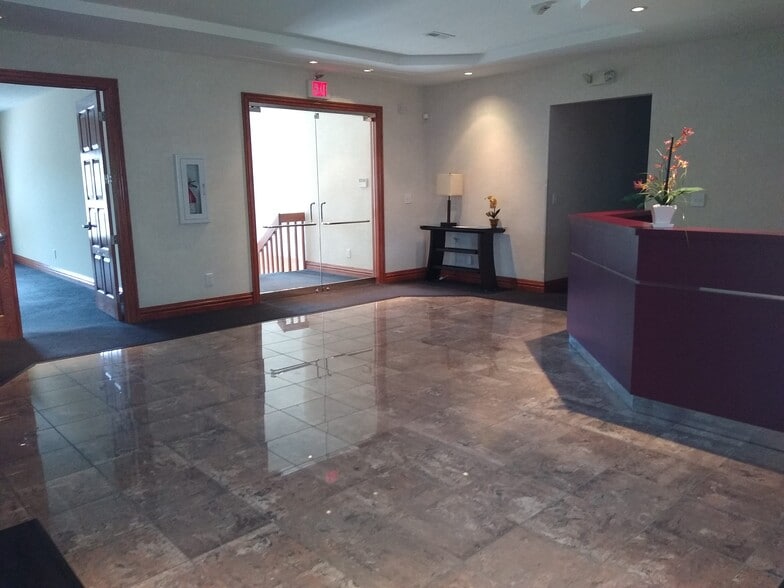 More Photos Of 805 Hillsdowne Rd, Westerville Medical For Sale