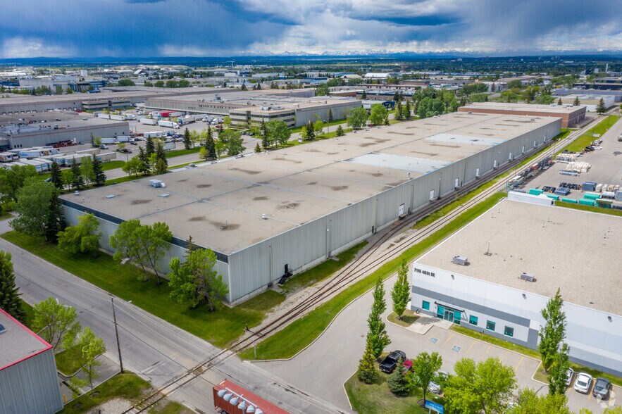 More Photos Of 4640-4888 72nd Ave SE, Calgary Distribution For Lease