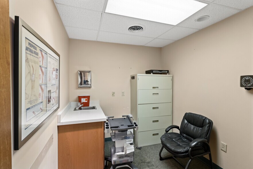 More Photos Of 5538 Philadelphia Dr, Dayton Medical For Sale