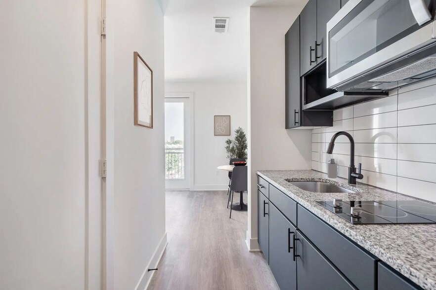 More Photos Of 713 Richmond Ave, Houston Apartments For Lease