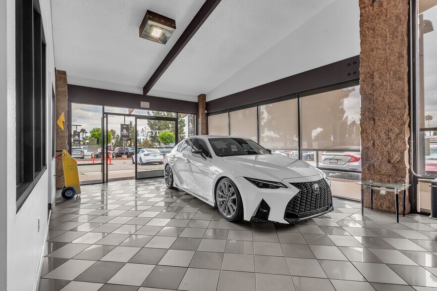 More Photos Of 10325 Central Ave, Montclair Auto Dealership For Lease