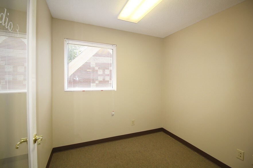 More Photos Of 5154 Stage Rd, Memphis Medical For Lease
