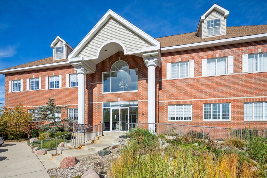 More Photos Of 912 Northwest Hwy, Fox River Grove Medical For Lease
