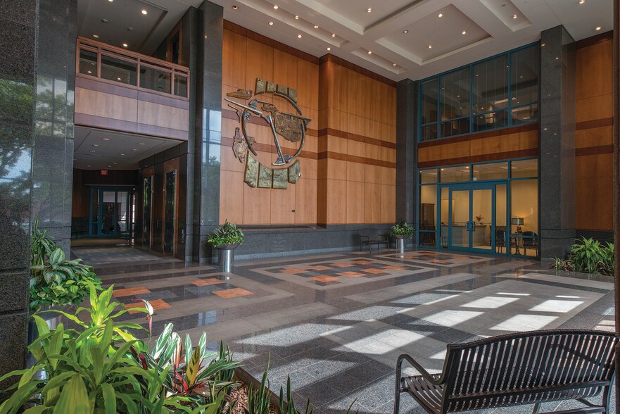 More Photos Of 200 Clinton Ave W, Huntsville Office For Lease