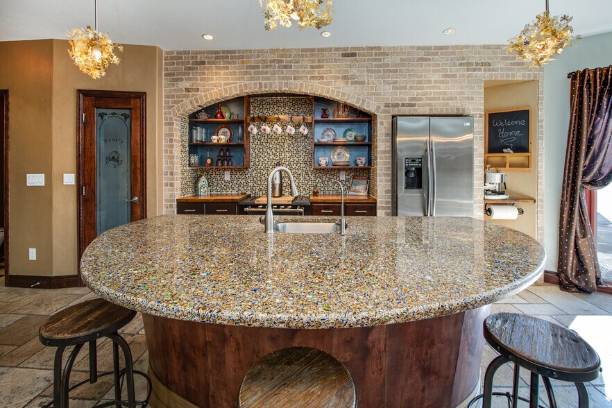 More Photos Of 2150 Curtis St, Denver Storefront Retail Office For Sale