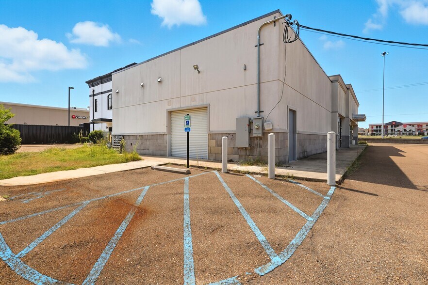 More Photos Of 4680 I-55 N Frontage Rd, Jackson General Retail For Lease