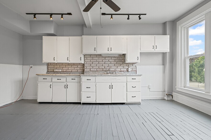 More Photos Of 361 E Main St, Alliance Storefront Retail Office For Sale