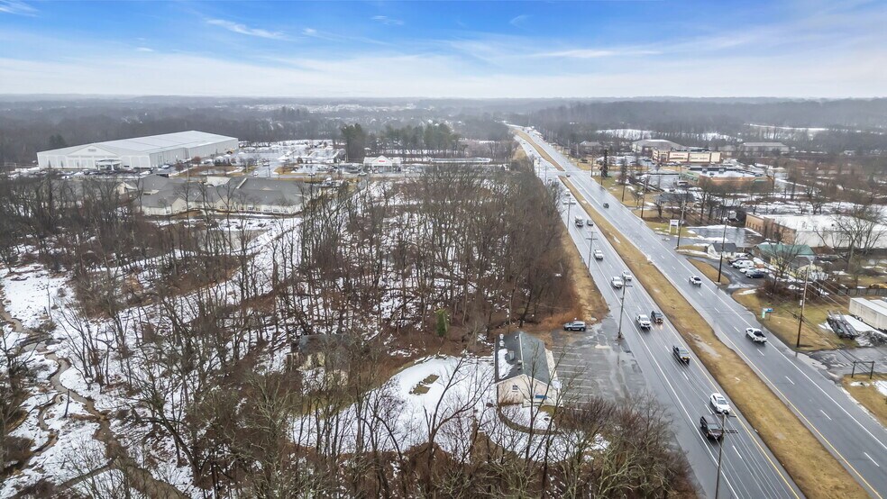 More Photos Of 320 State Route 33, Manalapan Township Restaurant For Sale