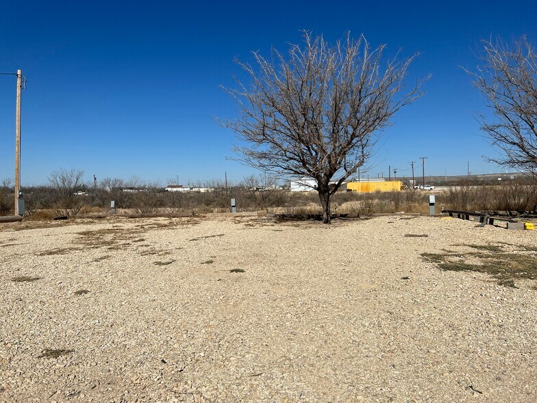 More Photos Of 1103 U.S. 385, Highway, Mccamey General Retail For Sale