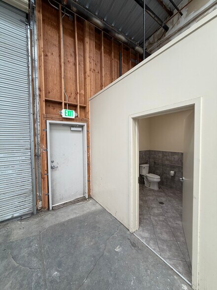 More Photos Of 901-909 Harkins Rd, Salinas Warehouse For Lease