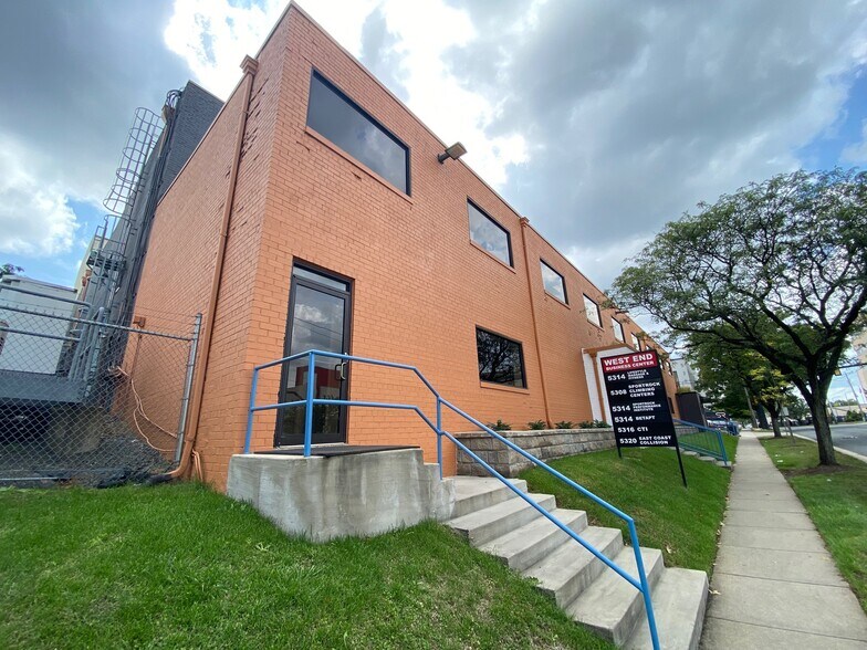 More Photos Of 5300-5320 Eisenhower Ave, Alexandria Warehouse For Lease