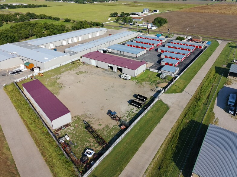More Photos Of 1814 Fm-66, Waxahachie Warehouse For Lease