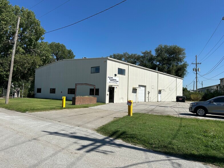 Primary Photo Of 563-565 S 4th St, Kansas City Warehouse For Sale