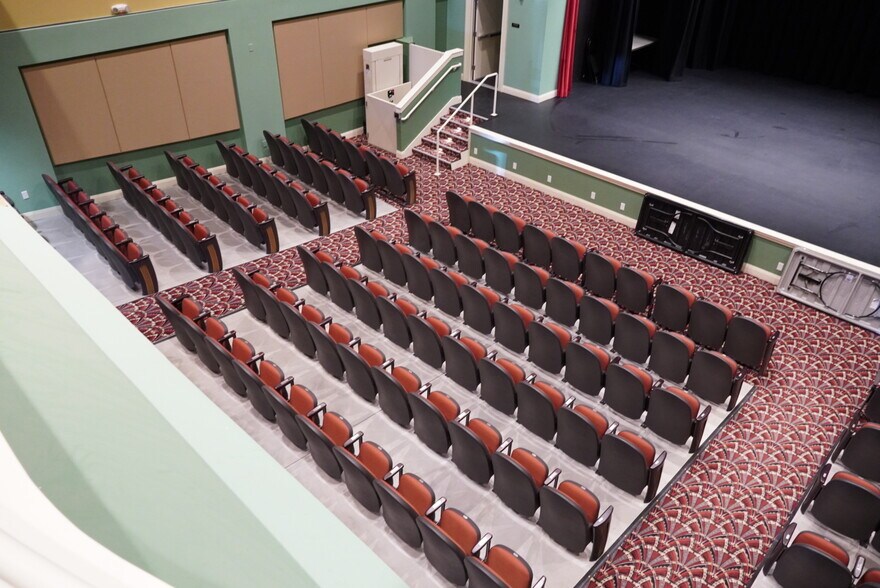 More Photos Of 1028 Main St, Evanston Theater Concert Hall For Sale
