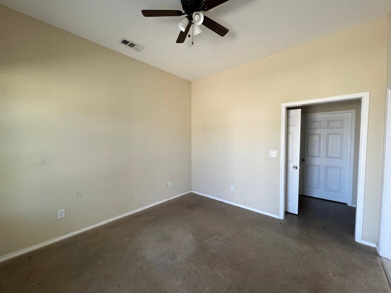 More Photos Of 1041 Technology Way, Waxahachie Industrial For Sale