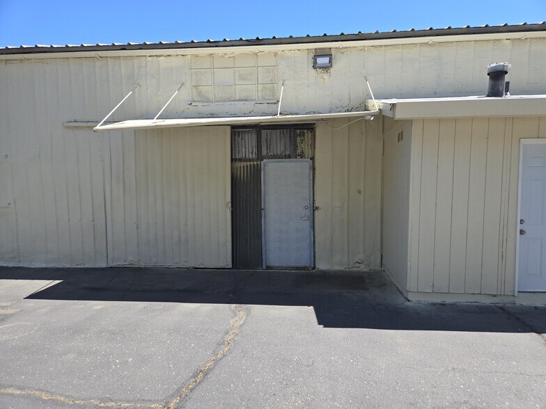 More Photos Of 10 Daisy Ave, Lodi Warehouse For Lease