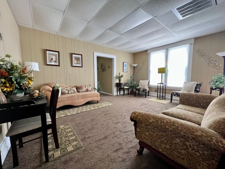 More Photos Of 100 N Fifth St, Manchester Funeral Home For Sale