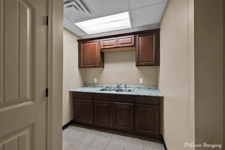 More Photos Of 1470 Washington St, Natchitoches Office For Sale