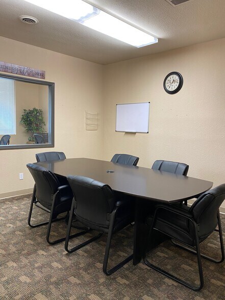 More Photos Of 8390 W Gage Blvd, Kennewick Office For Lease