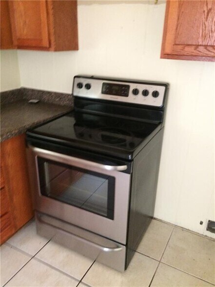 More Photos Of 205 Glenview Ter, Winder Multifamily For Sale