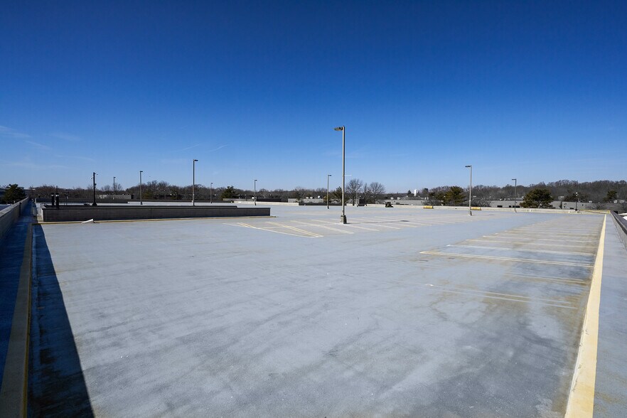 More Photos Of 12 Reads Way, New Castle Office For Lease