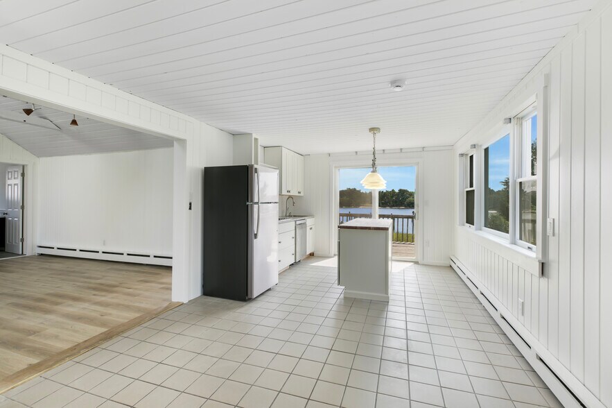 More Photos Of 35 Gardners Ln, Hampton Bays Apartments For Sale