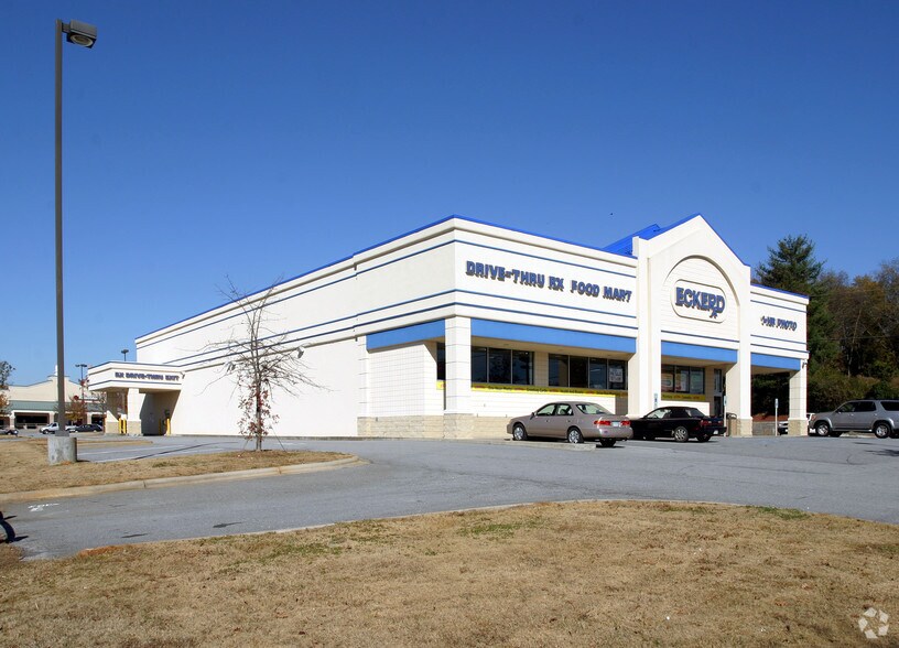 More Photos Of 2195 Southport Rd, Spartanburg Freestanding For Sale