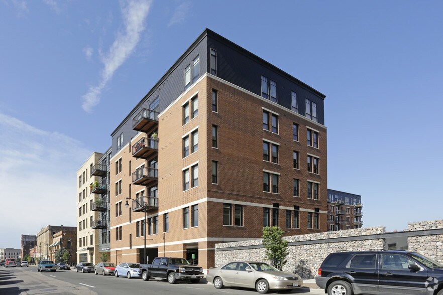 More Photos Of 323 State St, La Crosse Apartments For Sale