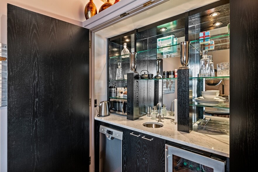 More Photos Of 730 17th St, Denver Office For Sale