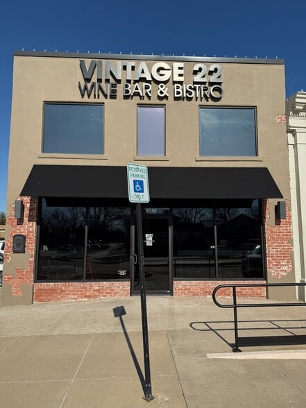 More Photos Of 800 E Main St, Ada Restaurant For Sale