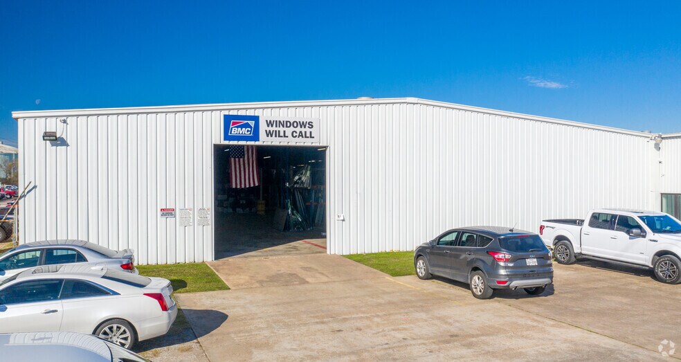 More Photos Of 1455 W Sam Houston Pky N, Houston Industrial For Sale