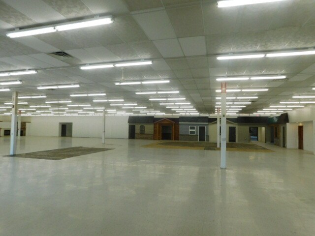 More Photos Of N6543 Us Highway 151, Beaver Dam Warehouse For Lease